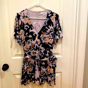 Guess flutter sleeve printed romper